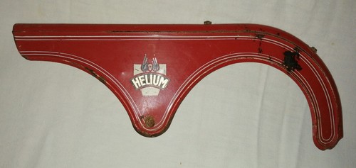 Carter De Chaîne Vélo Hélium - Ancien - Acier Rouge - Fabriqué En France - Occasion