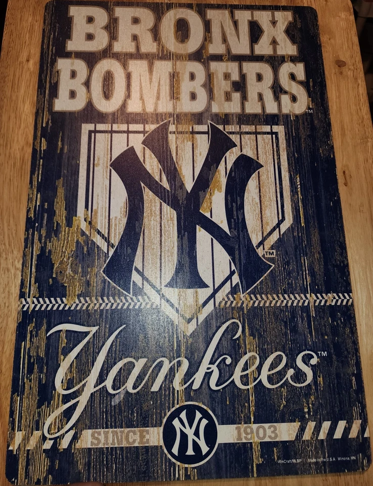 NEW YORK YANKEES BRONX BOBMER DISTRESSED WOOD SIGN 17X11 INCHS - Image 2 of 4
