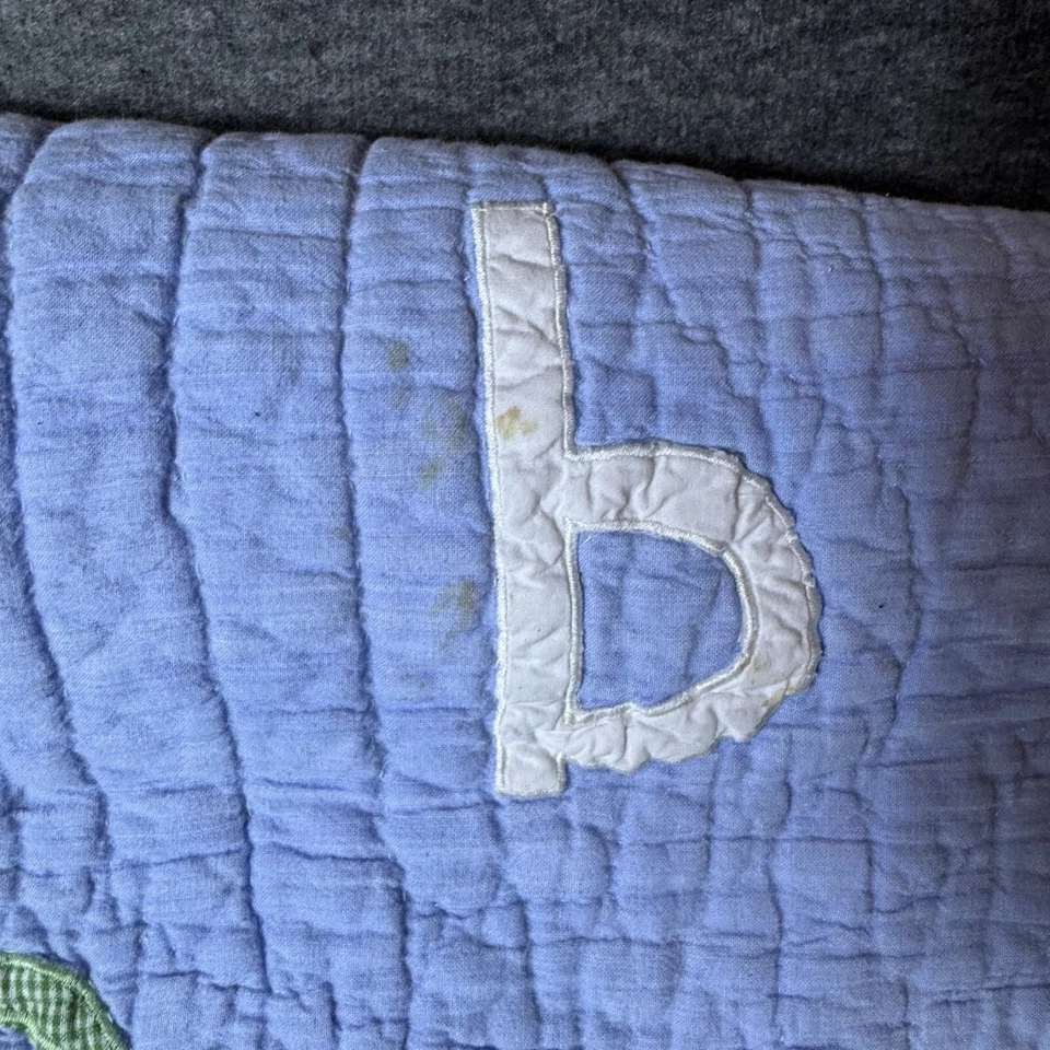 Colcha Pottery Barn Kids alfabeto ABC xadrez duplo parte inferior **MANCHAS - Imagem 3 de 4