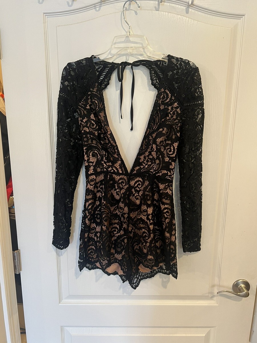 Tobi Black Ruby Scallop Back Size small