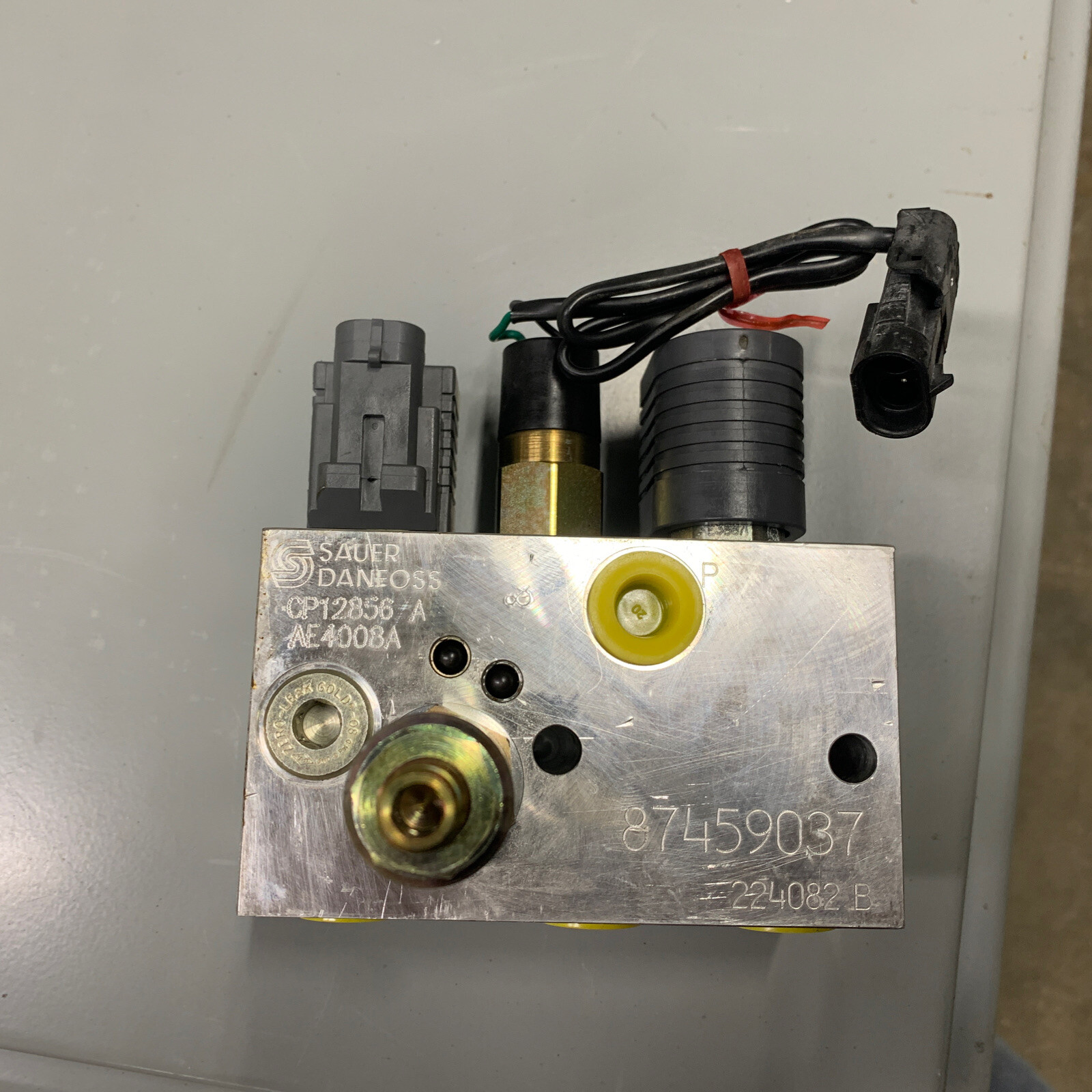 NEW park brake valve 2 speed fits New Holland Case 450 OEM  