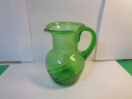 Studio Art Glass 4 1/2" Green Twist/Spiral Optic Mini-Pitcher (Used/EUC) - Picture 2 of 8