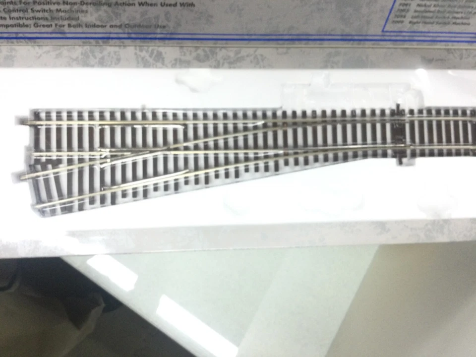Atlas #7022 O Gauge 2-Rail #7.5 Right Hand Switch NEW (Set of 4) - Image 3 of 3