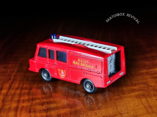 Vintage Lesney Matchbox No.57c Land Rover Fire Engine & Box, Model Car - Picture 3 of 8