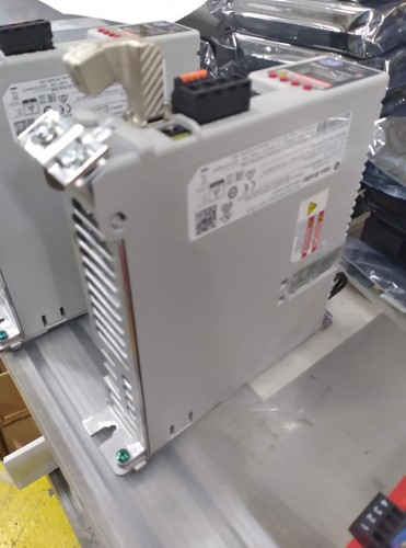 Allen-Bradley 2198-H008-ERS SER.A Kinetix 5500 Servoantrieb, 24VDC 2,5A - Bild 3 von 4