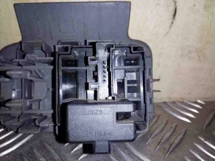 Interruptor de ajuste de altura de faros RENAULT SCÉNIC II JM0/1 26120896 - Imagen 3 de 4