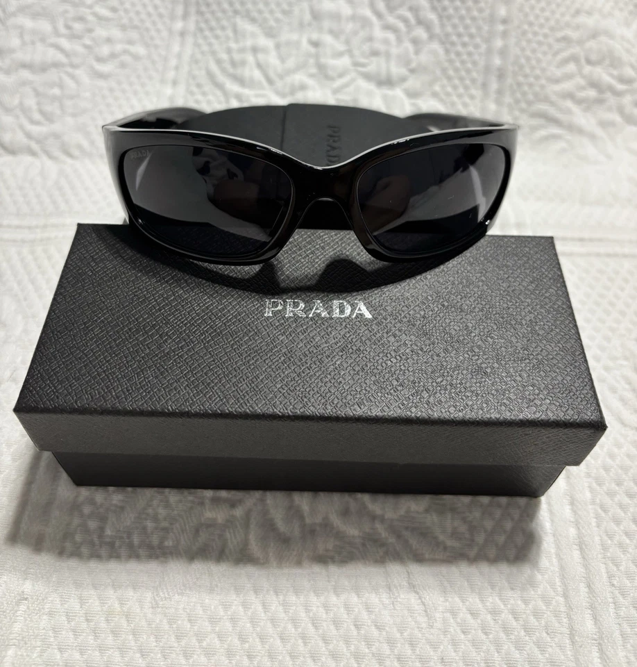 G2U with tags Prada PR A14S 1AB5S0 Black Plastic Butterfly Sunglasses YE Kim Kar - Image 4 of 4