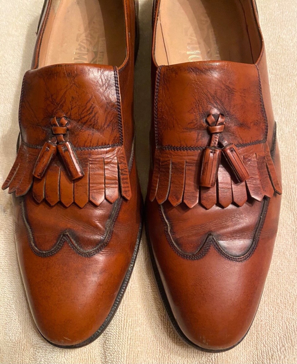靴 Salvatore Ferragamo Brown Tassel loafers SALVATORE FERRAGAMO Brown Burnished Leather Tassel Kilt Loafers EU