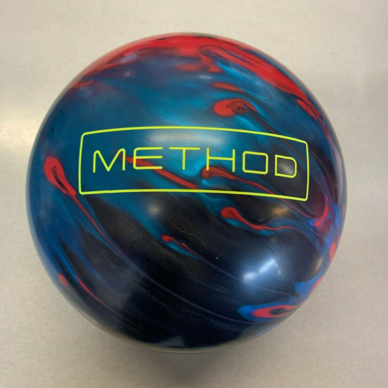 Brunswick Method Hybrid 1st quality BOWLING ball 16 lb. NEW 