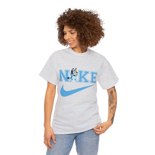Camiseta azul Nike- serie de televisión unisex de algodón pesado - Imagen 12 de 49