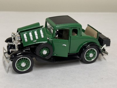 1932 Chevy Coupe Confederate Series Car 1/32 Bright Green National Motor Museum