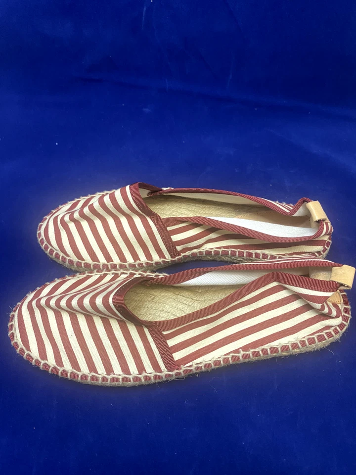 Charles David Women's Red and White Flats size 37 - Image 2 of 2