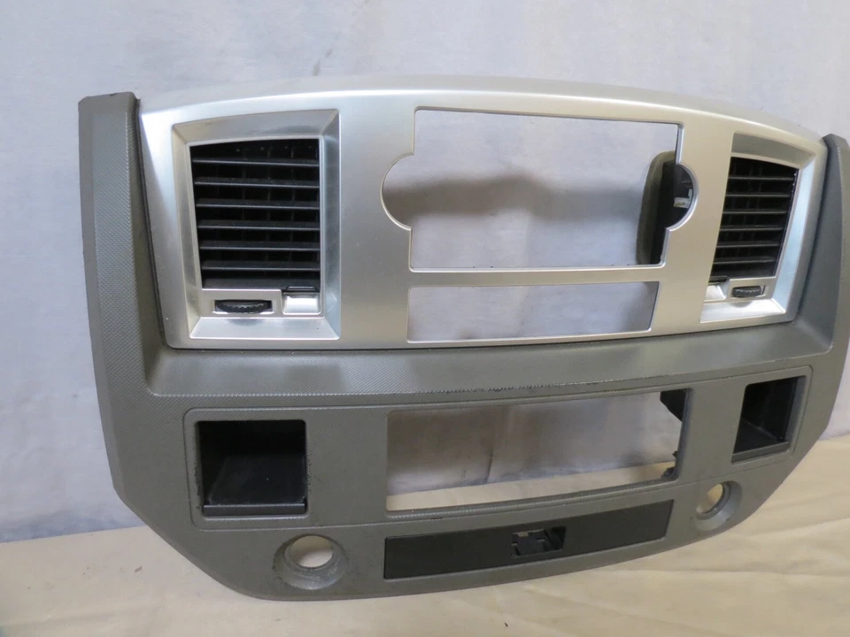 ✅ 06 07 08 Dodge RAM Media Radio AC Climate Control Panel Dash Bezel 5KE80DX9AD - Image 3 of 4