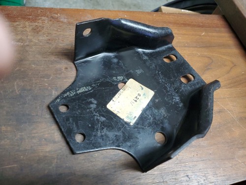 1968-1979 Corvette 3913882 NOS Rear Transmission Mount Cross Member Bracket NEW - Picture 2 of 4