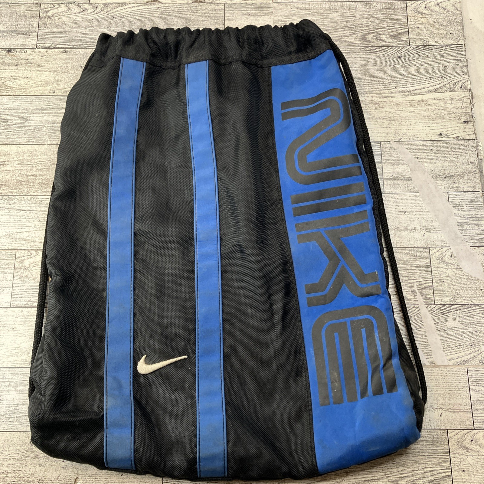 Nike Vintage Drawstring Backpack 90s Embroider Lo… - image 1