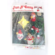 Aunt Lydia's Fun N' Easy Yarn Pompom Christmas Ornament Decoration Craft Kit