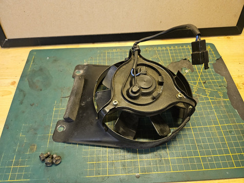 Yamaha TDM 850 3VD Lüfter/Gebläse/Ventilator/Kühler/Fan