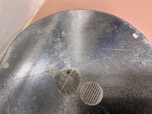 "Bandeja grande para servir Pottery Barn acero dorado 18"" con asas de transporte" - Imagen 10 de 11