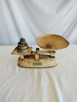 Vintage HARPER Kitchen Scales - Made in England - Cast Iron with 6 Weights 