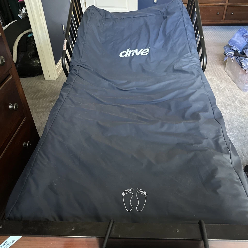 Cama de hospital elétrica completa com colchão de molas internas e trilhos de meio comprimento - Imagem 2 de 4