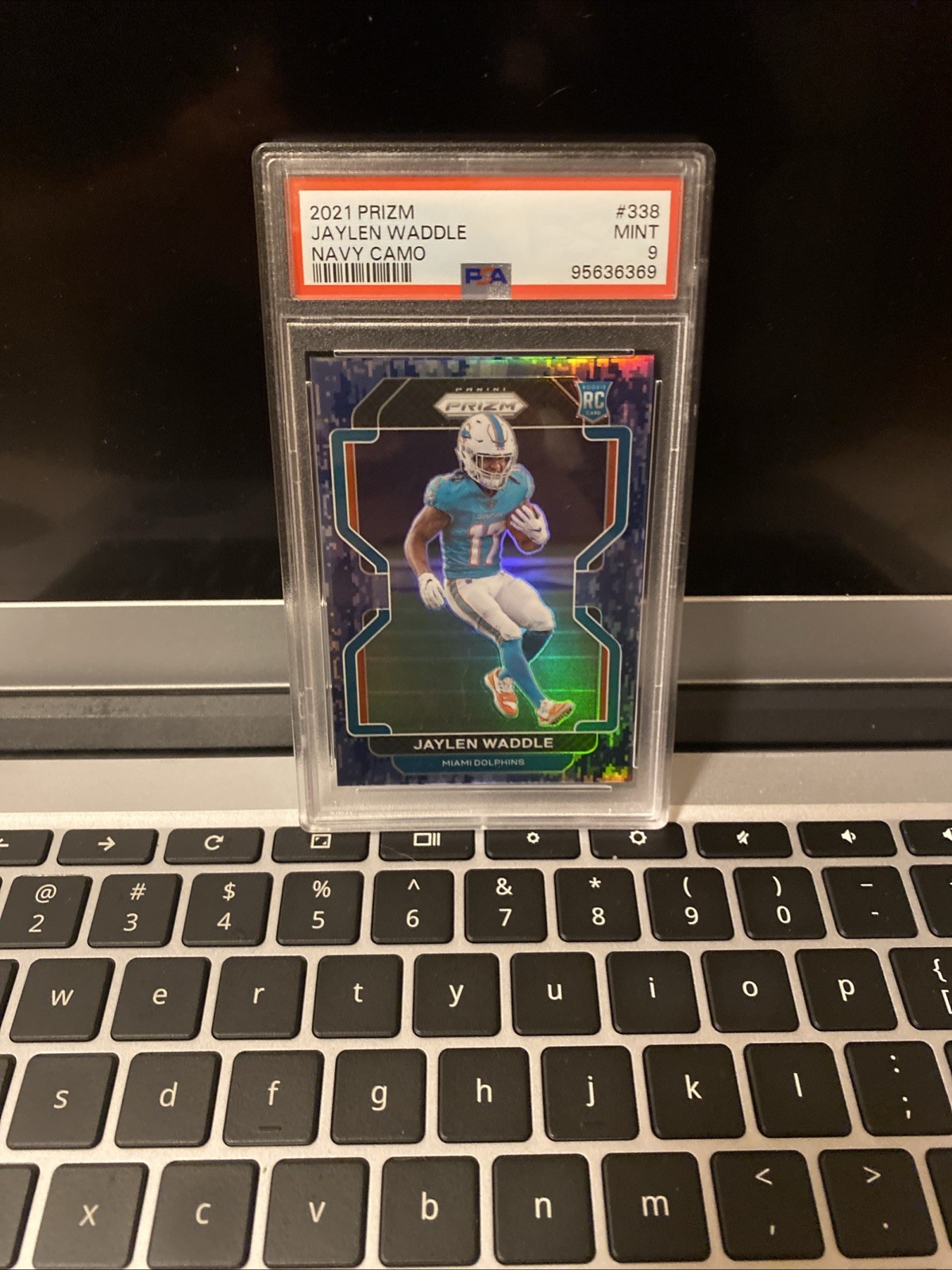 2021 Prizm Jaylen Waddle Navy Camo /25 RC PSA 9 Mint