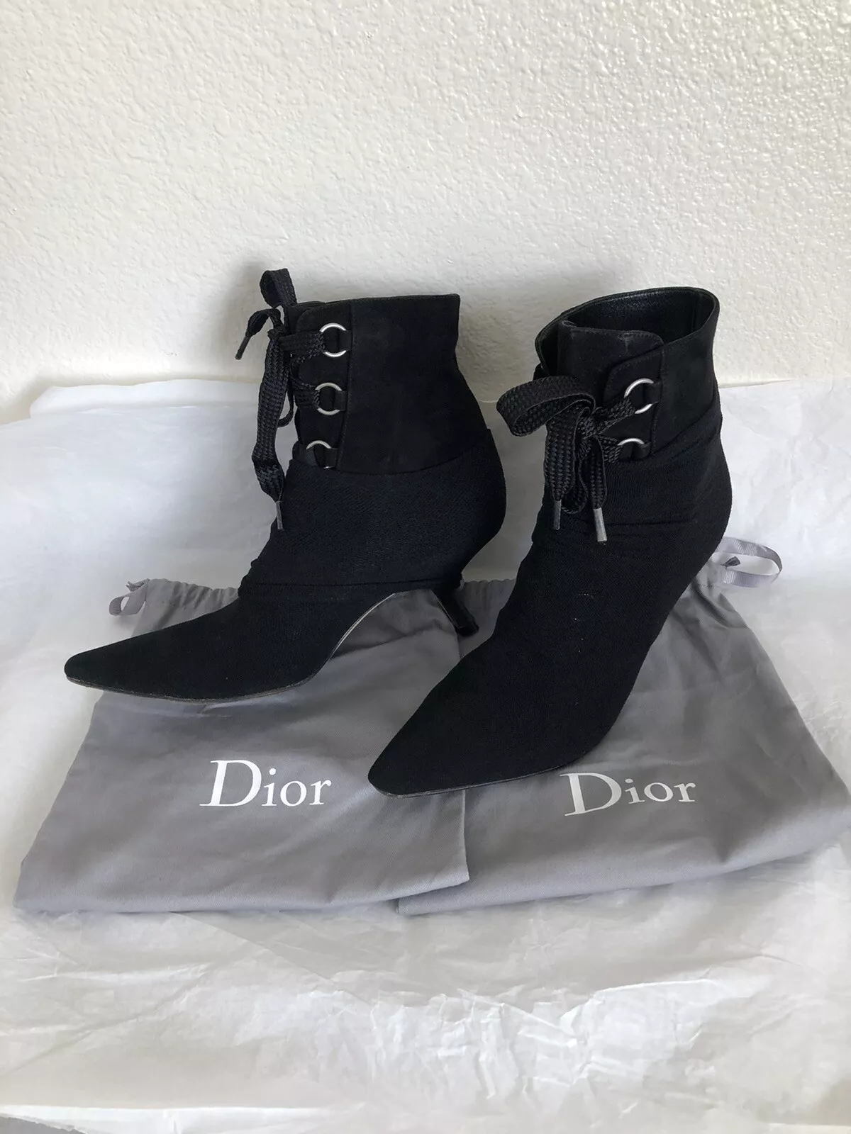 Bottines Christian Dior en daim à lacets mash bottes pointues petits talons tordues 