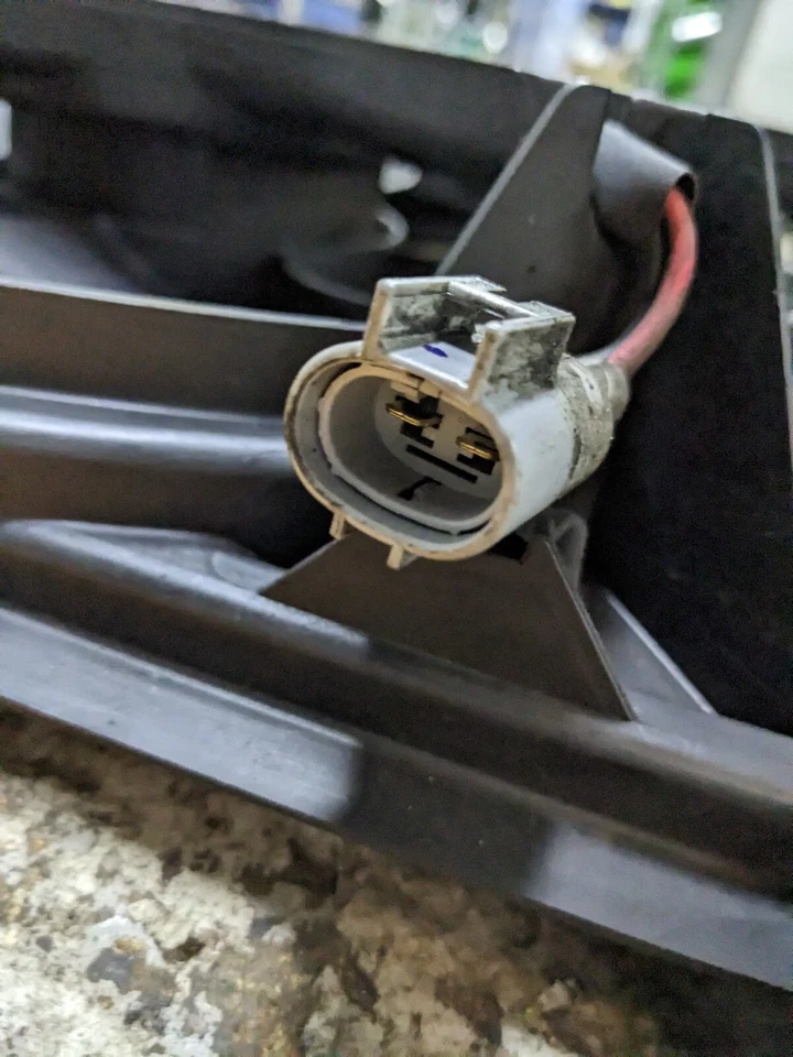 VENTILADOR DE REFRIGERACIÓN DEL MOTOR SSANGYONG KORANDO 2012 2.0 XDI SYMC21010 34124 Foto 4 de 4