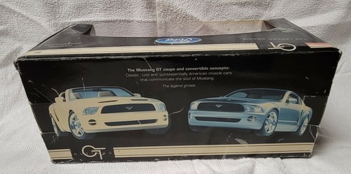 Red Ford Mustang GT Custom Pony Convertible Die-Cast 1:18 Beanstalk Group NOS - Picture 3 of 4