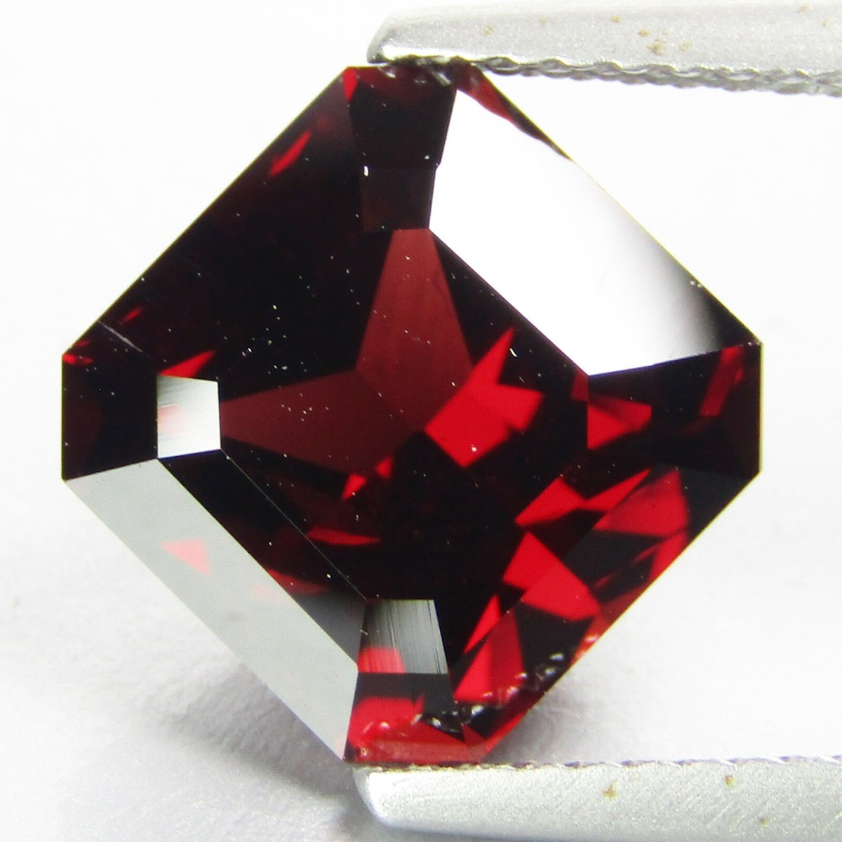 5.80Cts Natural Classic Red Garnet 9.5mm Radiant Cut Loose