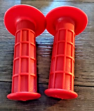 DIRT BIKE, MOTORCYCLE RED CR STYLE HANDGRIPS, GRIPS FULL WAFFLE, CRF, XR, CR, RM