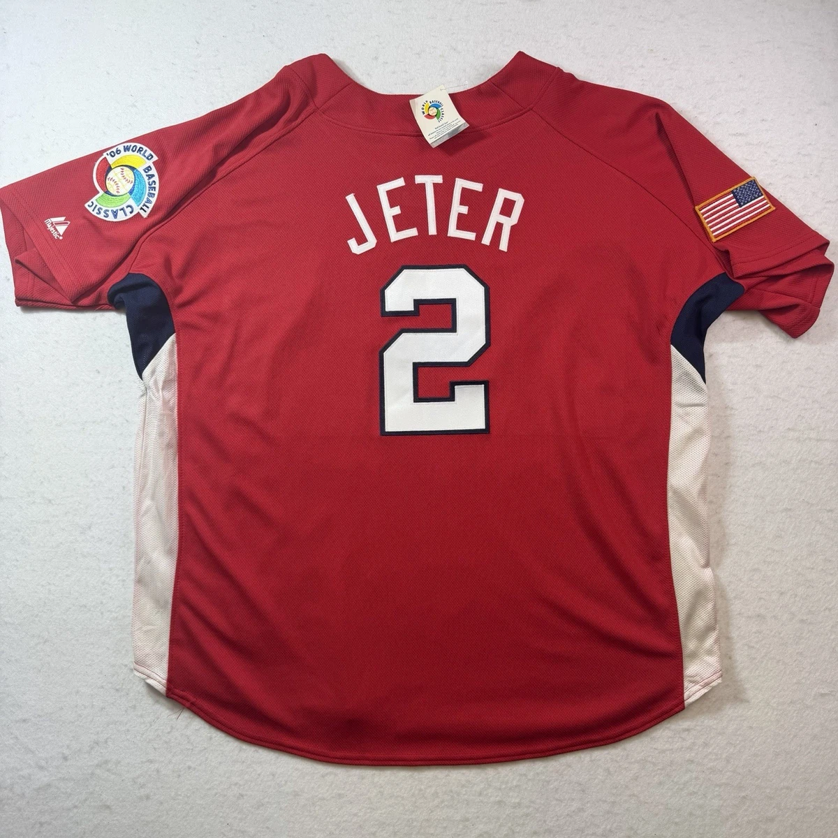 Preços baixos em Majestic New York Yankees Vermelho Roupas e