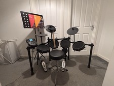 Alesis Nitro Mesh Electronic Drum Kit 7-piece with Accessories