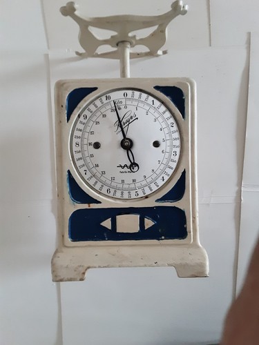 Vintage Küchenwaage Bis 20 KILOGRAMM , Masse: 1657 GRAMM , Ohne Wiegegutschale