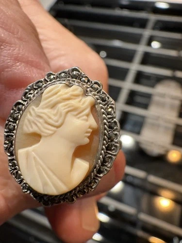 VTG. ITALIAN STERLING SILVER MARCASITE CAMEO RING SIZE: 7.5 OLD