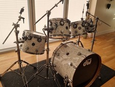 DW Collector’s Series 8/10/12/14/22 White Marble Pearl – Full Pro Setup + Cases