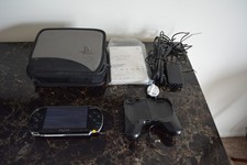 BLACK Sony PSP 2000 System w/ Charger, Battery, 2gb Memory Card Bundle