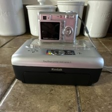 Kodak EasyShare C533 Point & Shoot 5.0 MP 3x Optical Zoom Silver Printer Dock