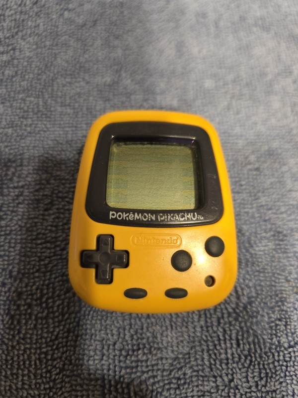 Nintendo Pokémon Pikachu Virtual Pet Electronic Game 1998 M121-001