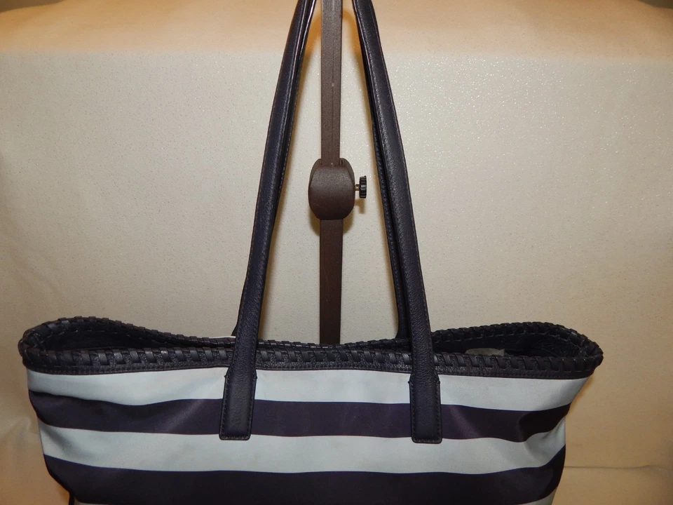 Tory Burch Bolso de Mano Cartera Bolso HST036 XL Bolso a Rayas Azul Marino Nylon Cuero Usado en Excelente Condición Foto 4 de 4