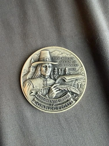 1976 Connecticut Medallic Art  5 .5 Troy Oz. .999 Fine Silver Round Bicentennial