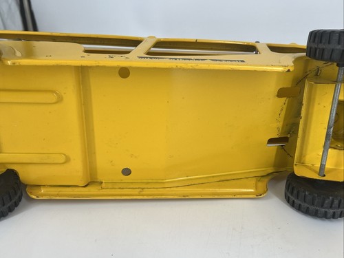 Vintage Buddy L, Hertz Rent A Car Semi Truck-Trailer, Load Ramp, Yellow 26” - Picture 21 of 24