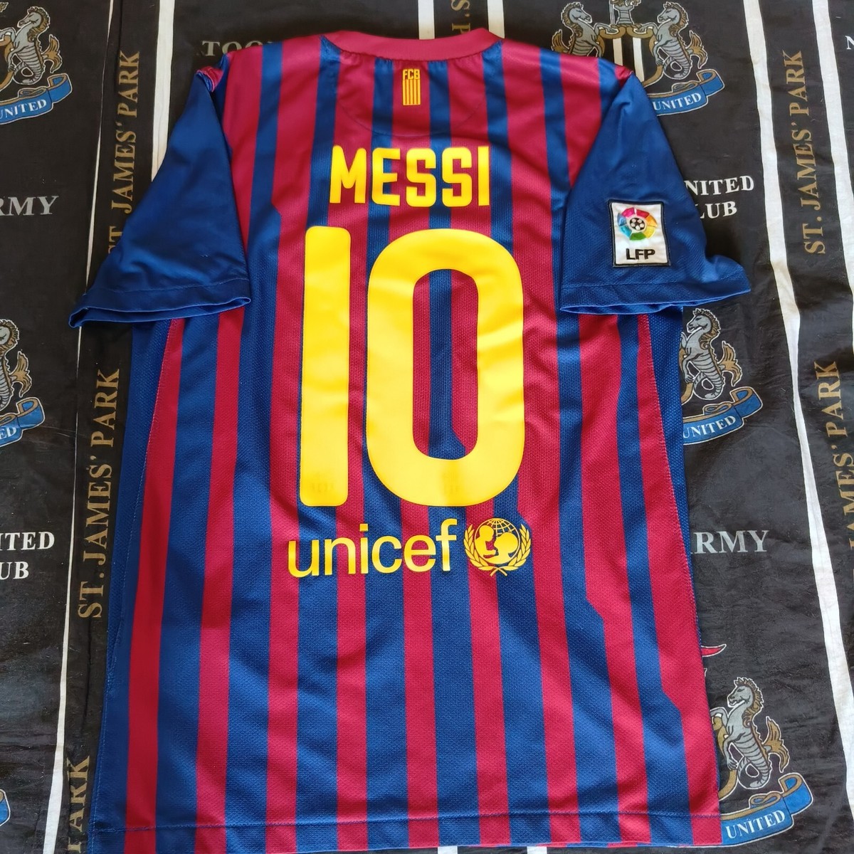 Barcelona 2011 2012 Home Football Shirt Jersey Nike Lionel Messi