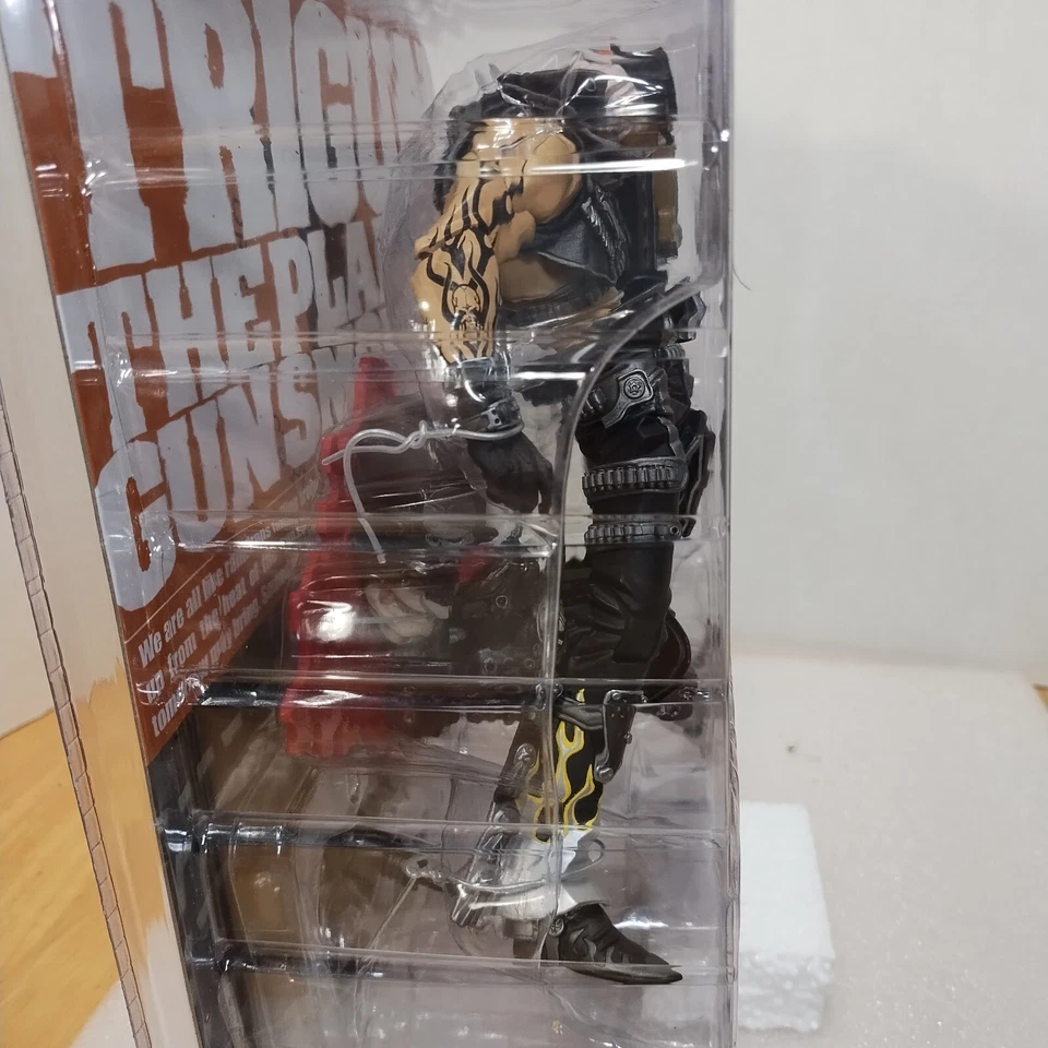 Trigun-Gacela la Hacedora de Paz-Planeta Pistola Humo-Bestia Negra Variante Figura-NUEVA Foto 4 de 4