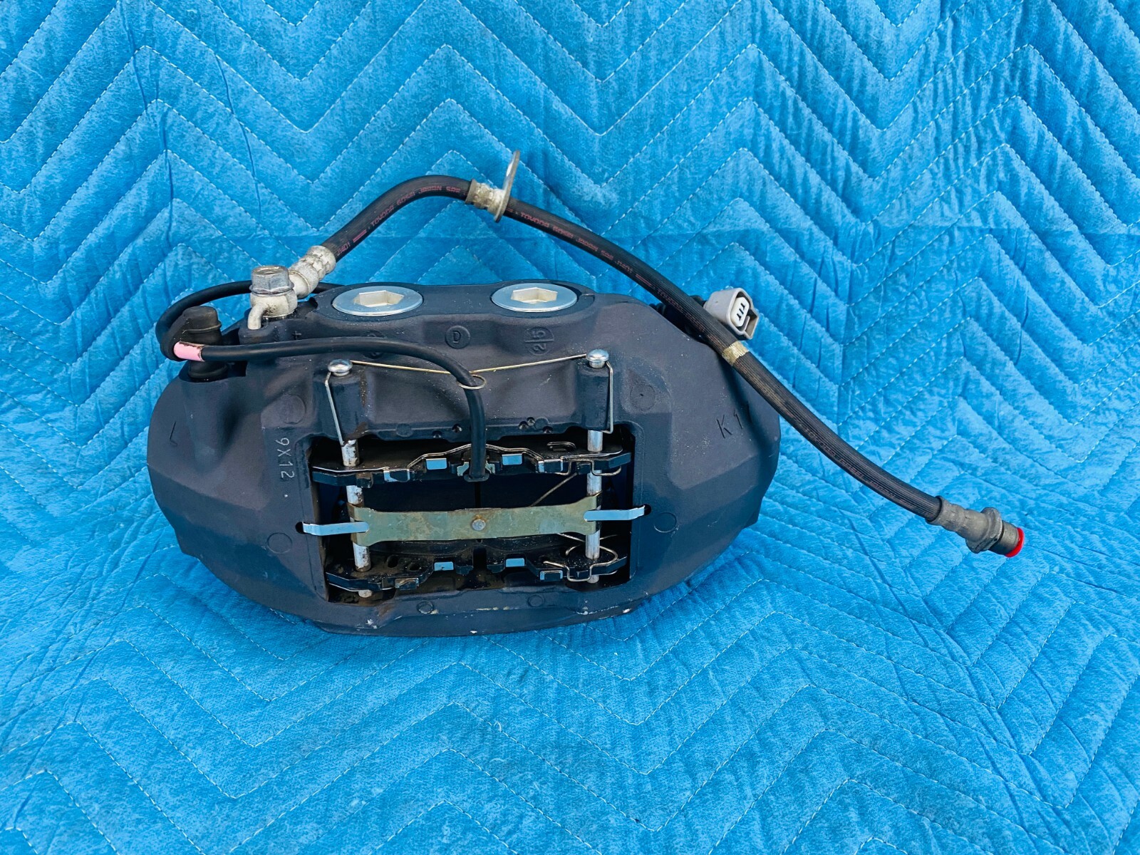 Lexus LS460 LS600HL RWD Front Driver Brake Caliper w/ Hose & Pads 2007