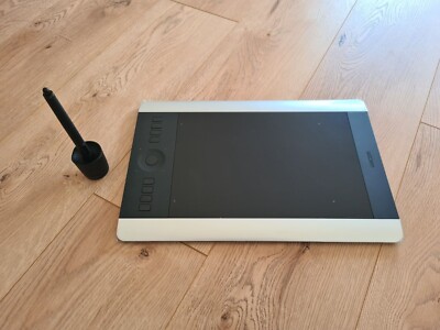 Wacom PTH-651S-DEIT Intuos Pro Grafik-Tablett inkl. Wireless Kit Special Edition