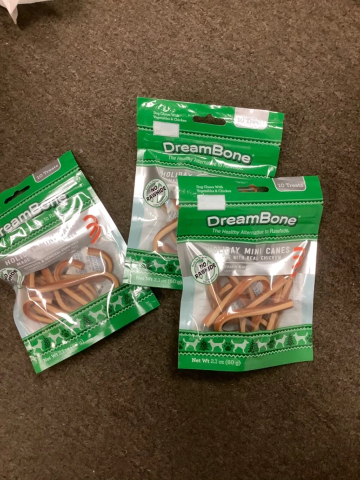 Dreambone holiday mini canes 30 Treats Real Chicken Rawhide-Free Chews for Dogs