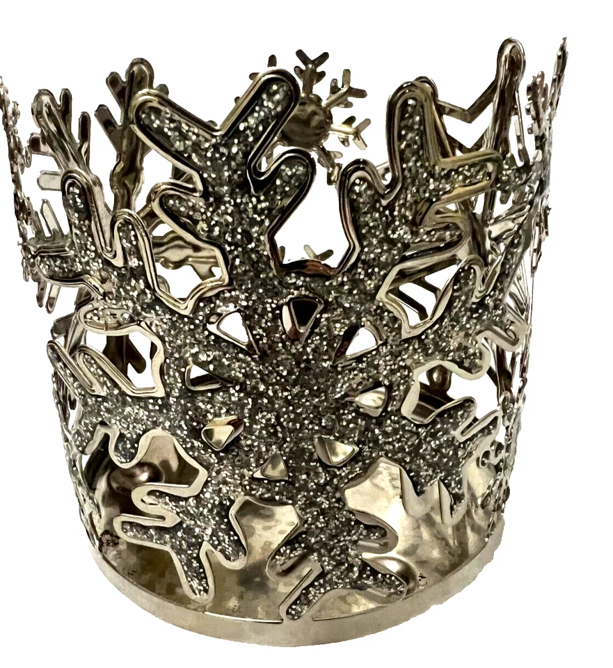 Candelabro Sonoma Silver Metal Brillo Copo de Nieve 14 OZ Tarro de Vidrio Vela Foto 4 de 4