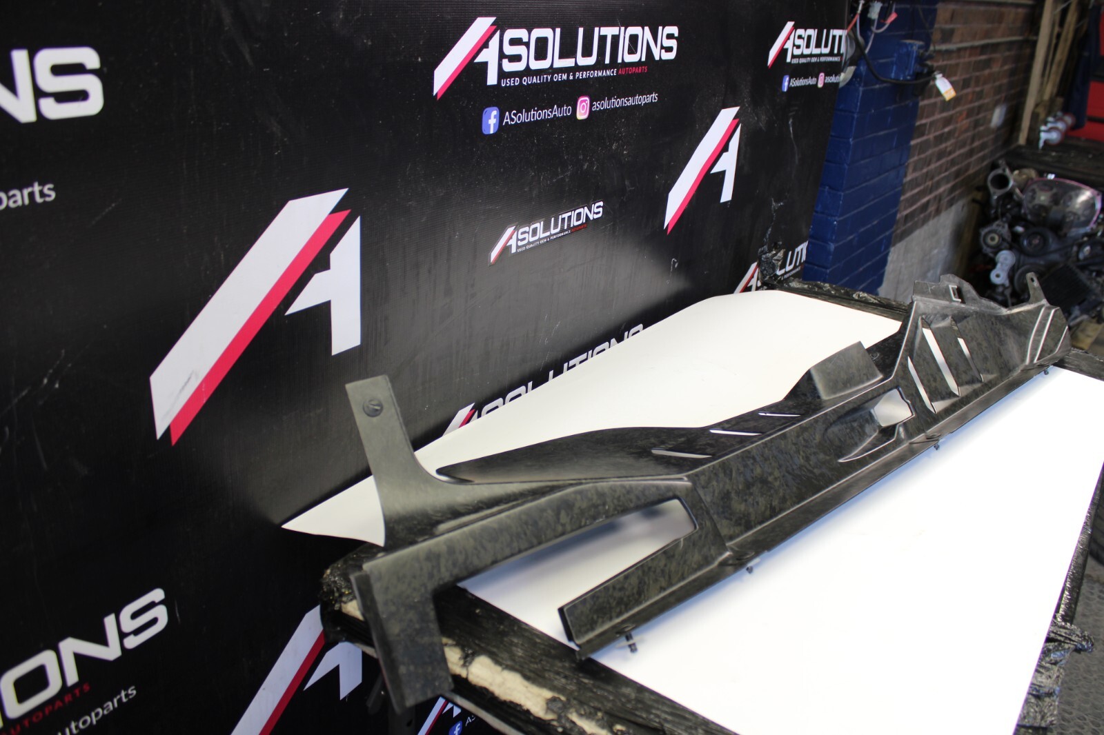 2015 LAMBORGHINI HURACAN COVER (CARBON FORGED) ENGINE BAY TRIM PANELS OEM LH RH