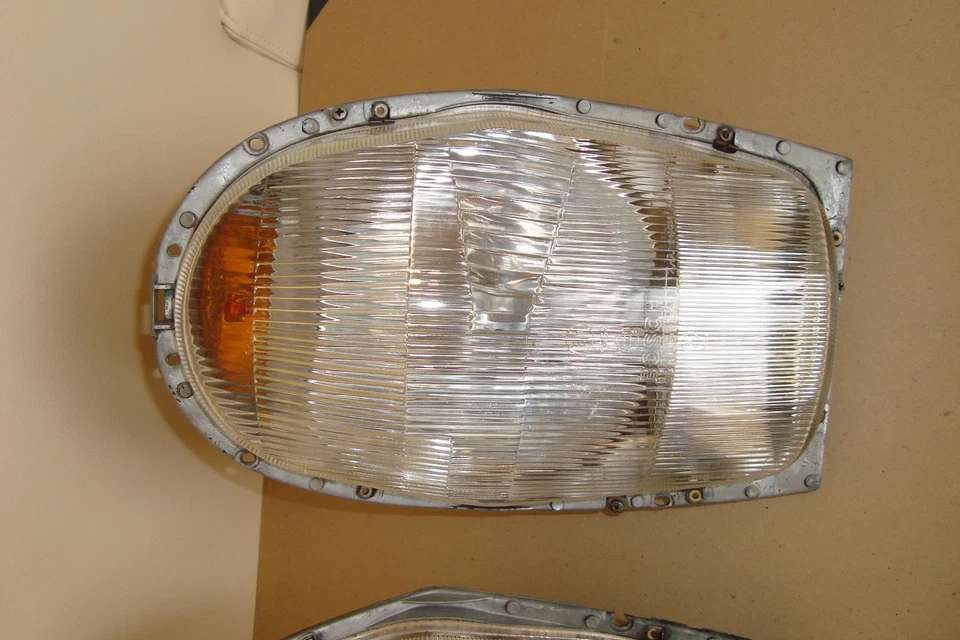 2 Bosch Scheinwerfer Frontscheinwerfer mit Chromrahmen Mercedes W 108 109 W111 - Bild 3 von 4