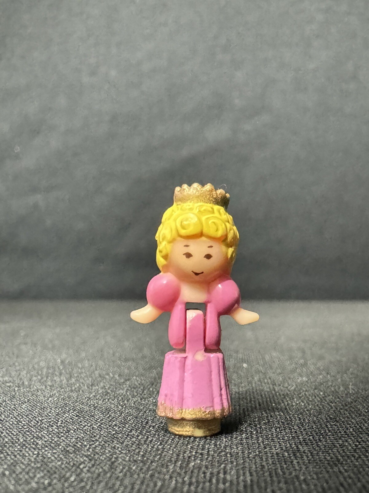 VINTAGE 1992 BLUEBIRD POLLY POCKET STARLIGHT CASTLE FIGURE PINK DRESS GOLD CROWN